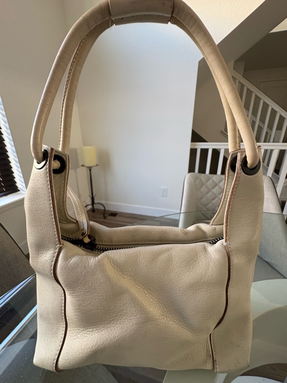Gucci Cream Leather Shoulder Bag - Picture 2 of 8